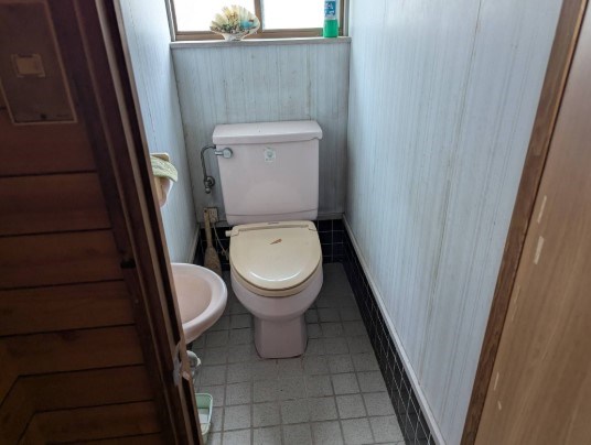 楠橋東一丁目戸建 内観写真（トイレ）