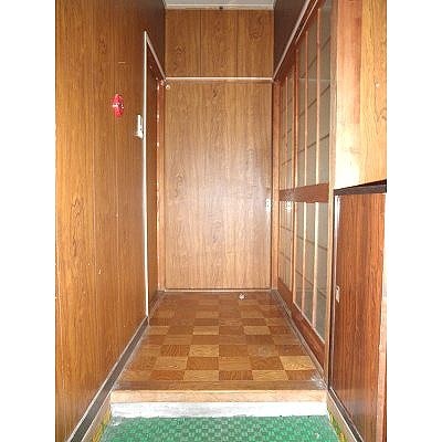 井堀南団地4棟 現地写真（玄関）