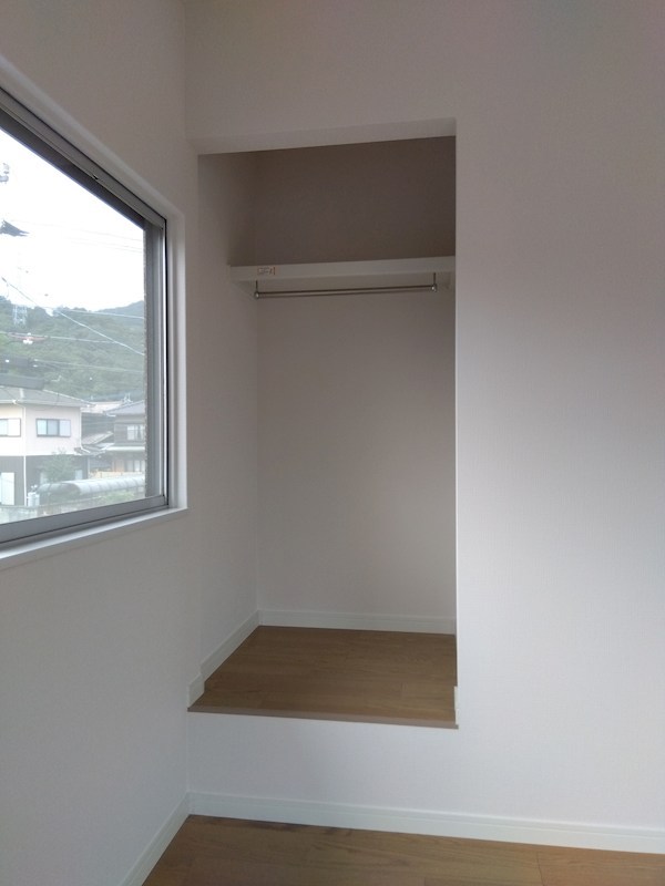 吉志六丁目戸建 内観写真（収納）