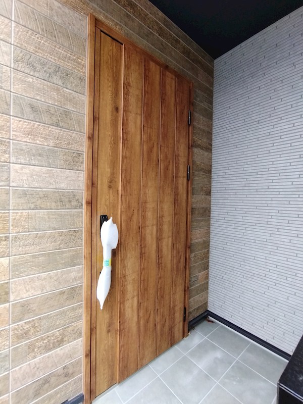 引野一丁目新築戸建4号棟　2期 現地写真（玄関）