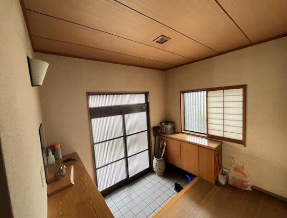 朽網東五丁目戸建 現地写真（玄関）