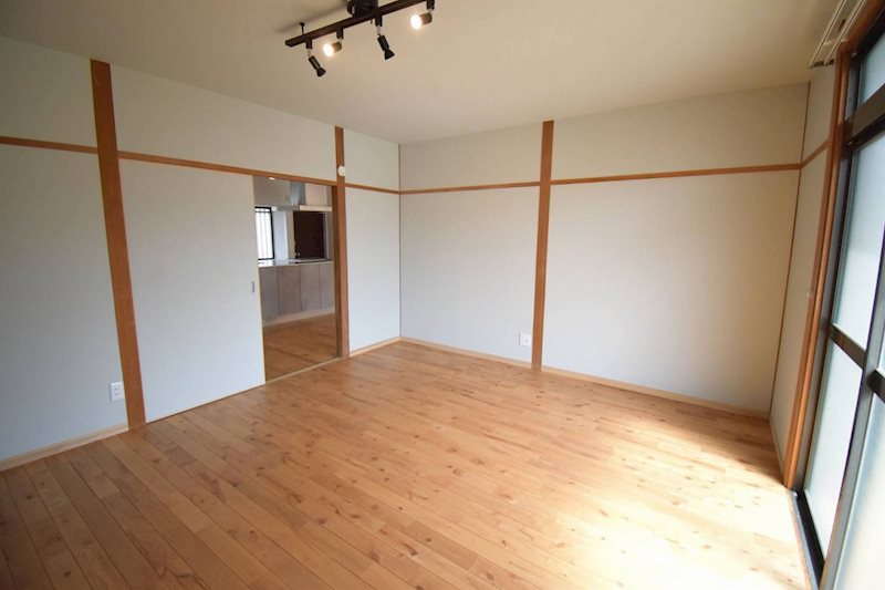 通谷一丁目戸建  内観写真（リビング以外の居室）