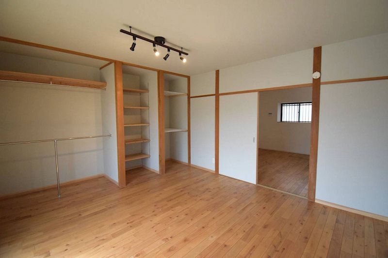 通谷一丁目戸建  内観写真（リビング以外の居室）