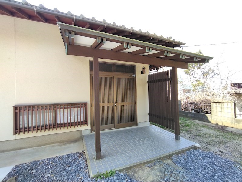 通谷一丁目戸建  現地写真（玄関）