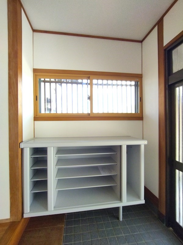 通谷一丁目戸建  現地写真（玄関）