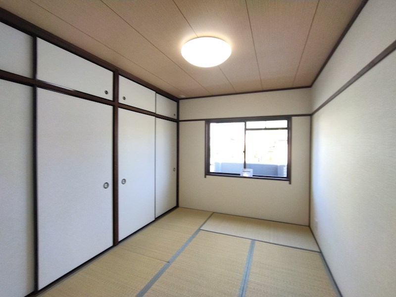 エメラルドマンション二島 内観写真（リビング以外の居室）