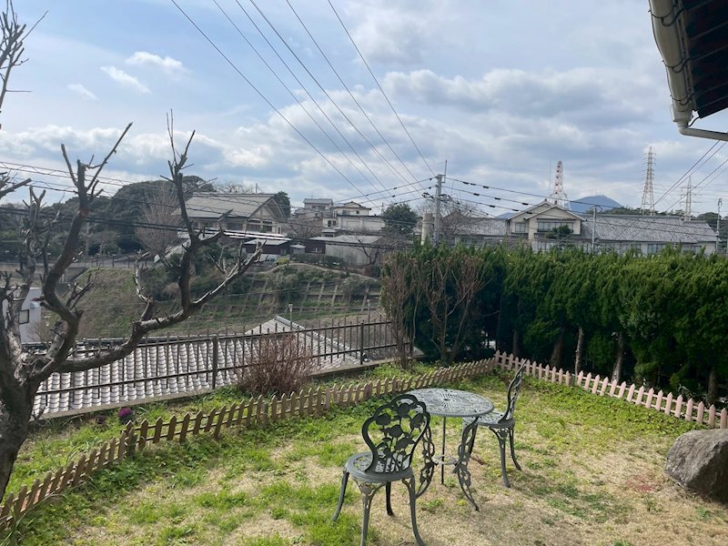 都一丁目戸建 現地写真（庭）