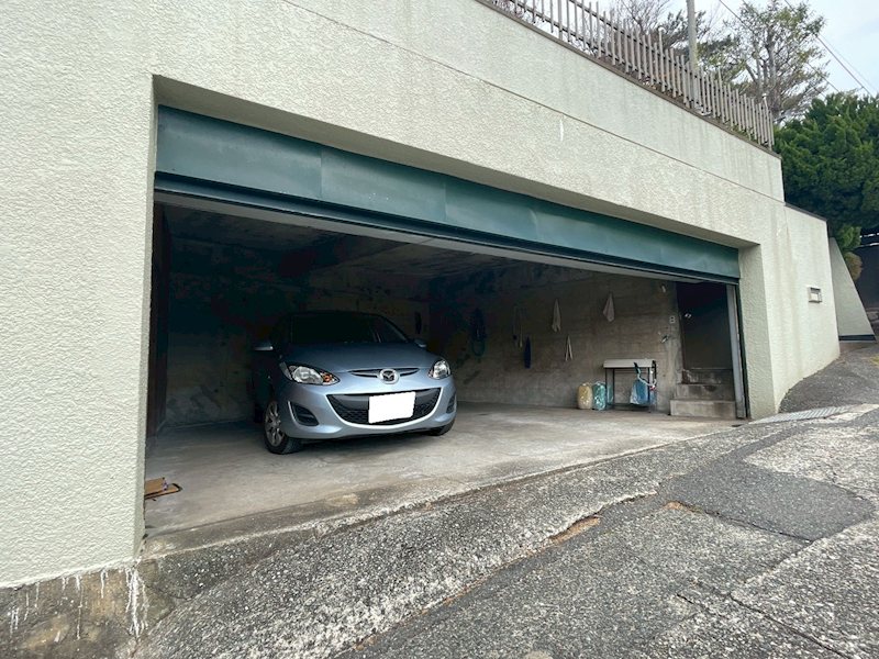 都一丁目戸建 現地写真（駐車場）