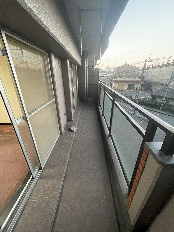 トーカンマンション下到津   現地写真（バルコニー）