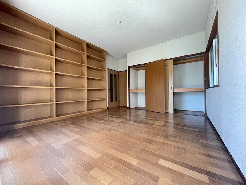 赤坂三丁目10番戸建 内観写真（リビング以外の居室）
