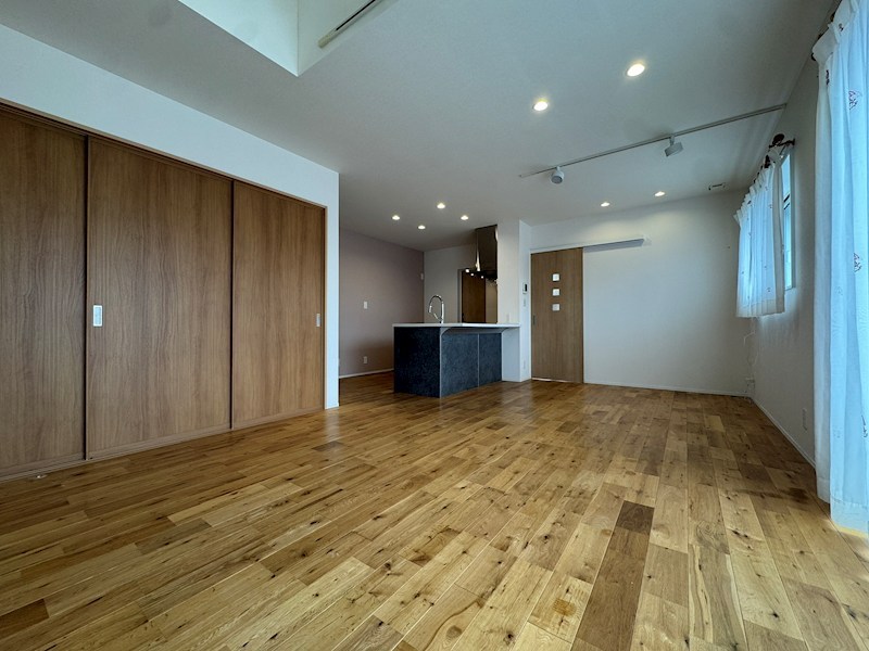 鷹見台四丁目戸建 内観写真（リビング）