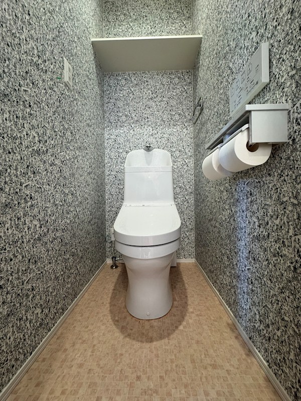 鷹見台四丁目戸建 内観写真（トイレ）