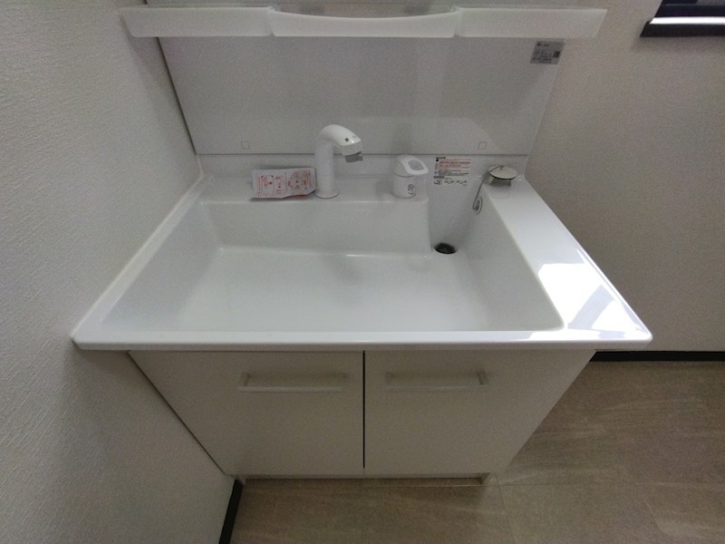 二西三丁目18番戸建 内観写真（洗面台・洗面所）