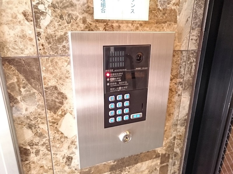 アーバン荒生田 共用部写真（エントランス）