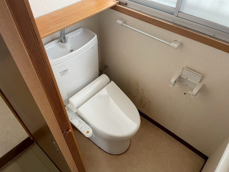 上馬寄二丁目6番戸建 内観写真（トイレ）