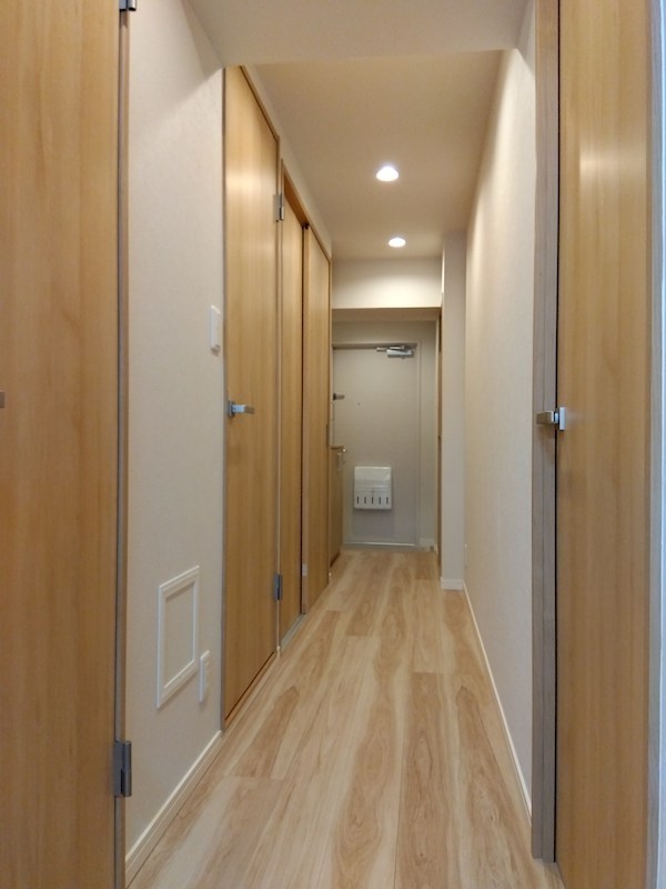 須賀町マンション 現地写真（玄関）