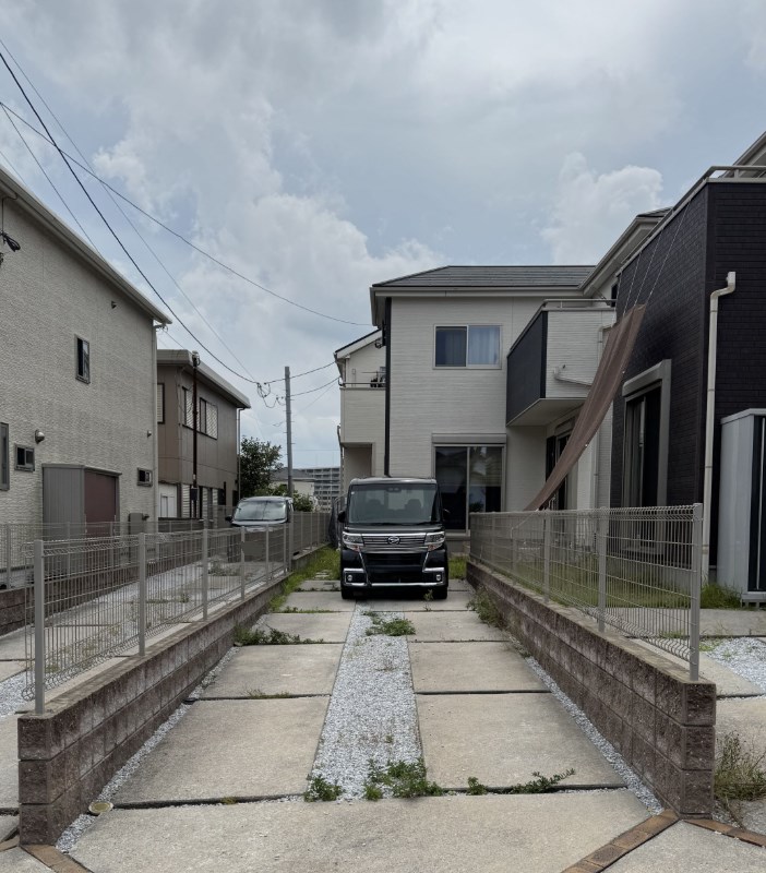 藤原三丁目戸建 現地写真（駐車場）