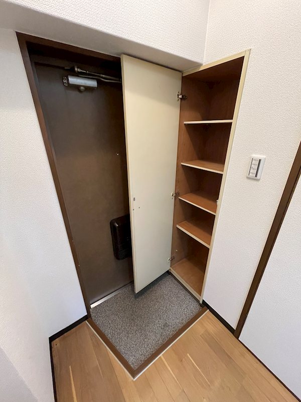  Muu.穴生 現地写真（玄関）