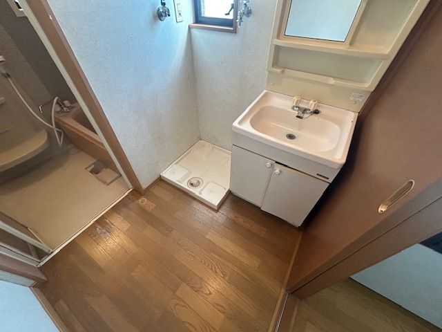 東本町二丁目戸建 内観写真（洗面台・洗面所）