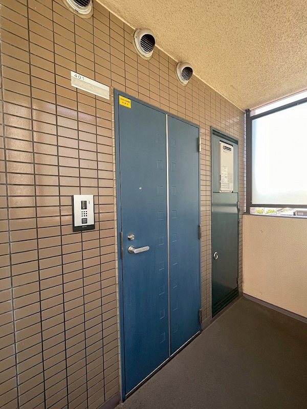 ダイナコート医生ヶ丘 現地写真（玄関）
