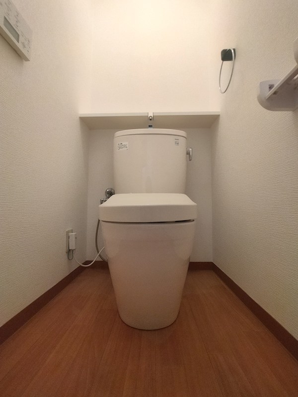 ホワイトキャッスル千防B棟 内観写真（トイレ）