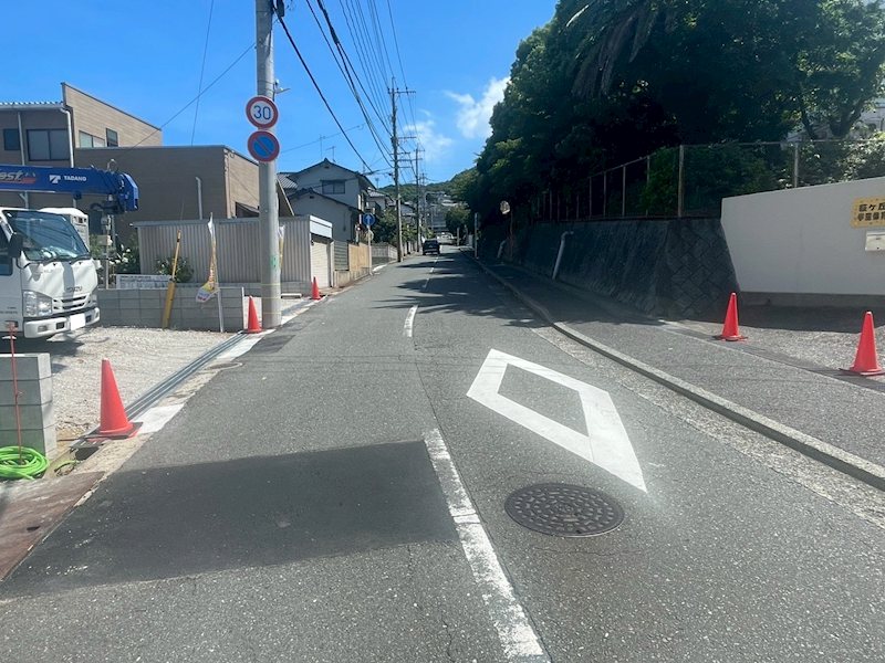 寺内二丁目新築戸建A棟 現地写真（前面道路含む現地写真）