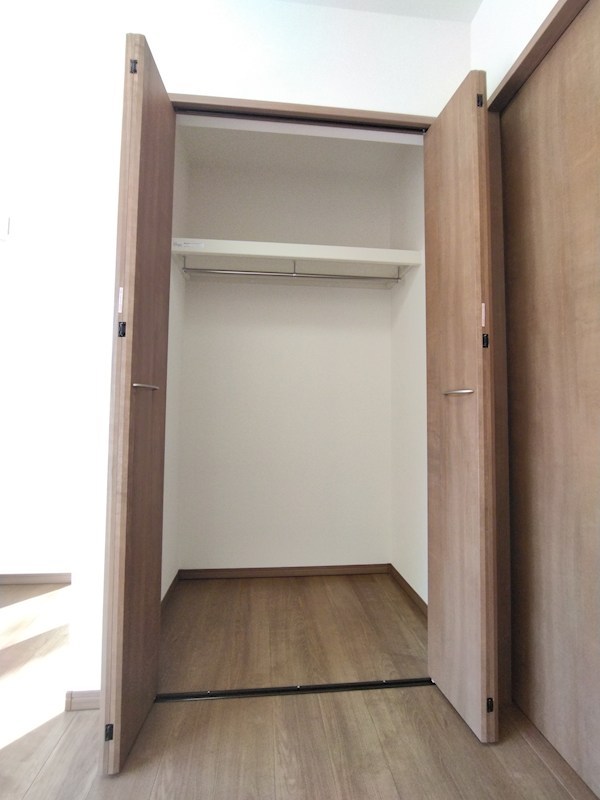 寺内二丁目新築戸建A棟 内観写真（収納）