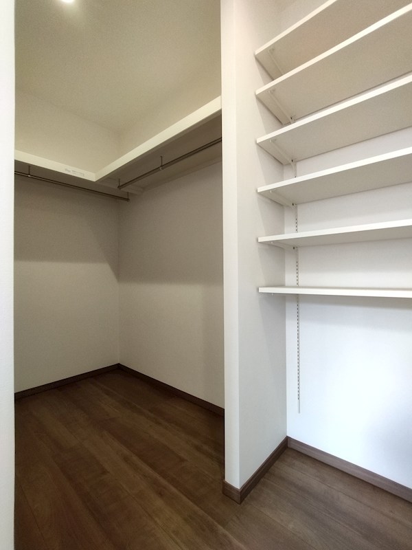 寺内二丁目新築戸建A棟 内観写真（収納）