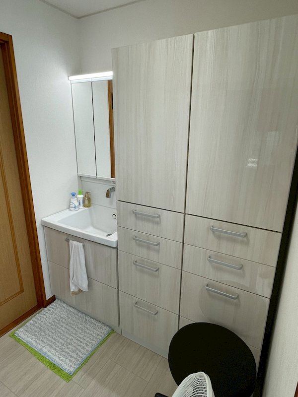 尾倉三丁目戸建 内観写真（洗面台・洗面所）
