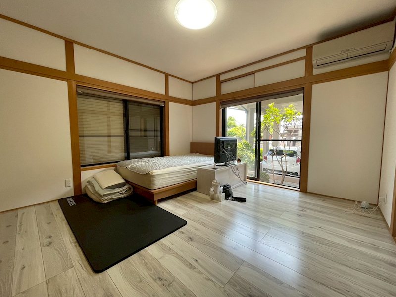 尾倉三丁目戸建 内観写真（リビング以外の居室）