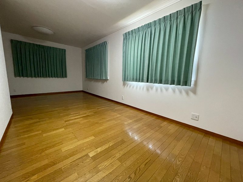 尾倉三丁目戸建 内観写真（リビング以外の居室）