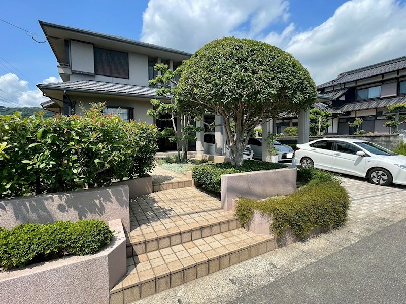 尾倉三丁目戸建 現地写真（前面道路含む現地写真）