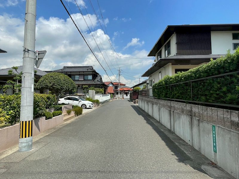 尾倉三丁目戸建 現地写真（前面道路含む現地写真）