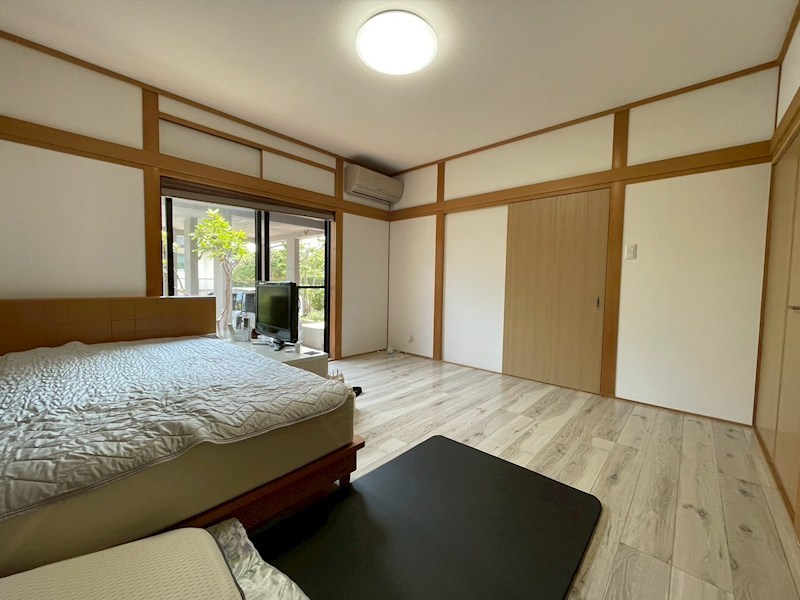 尾倉三丁目戸建 内観写真（リビング以外の居室）