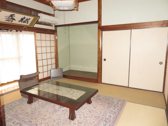 長谷一丁目戸建 内観写真（リビング以外の居室）