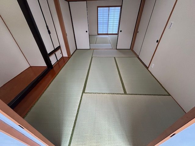 大字福丸戸建 内観写真（リビング以外の居室）