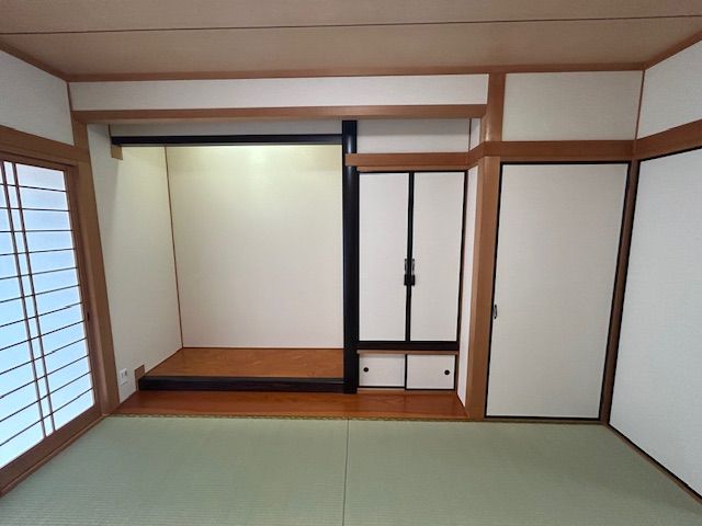大字福丸戸建 内観写真（リビング以外の居室）