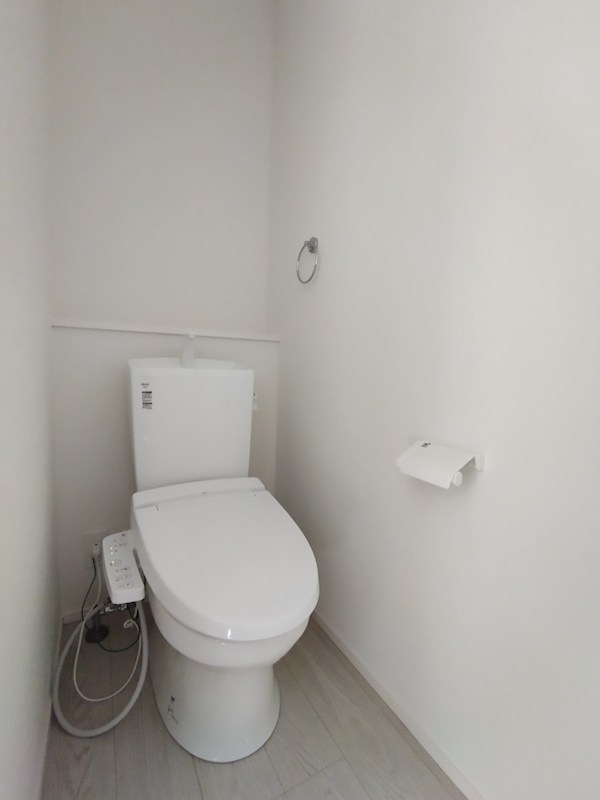 浅川台三丁目新築戸建2号棟　3期 内観写真（トイレ）