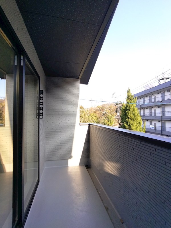浅川台三丁目新築戸建2号棟　3期 現地写真（バルコニー）