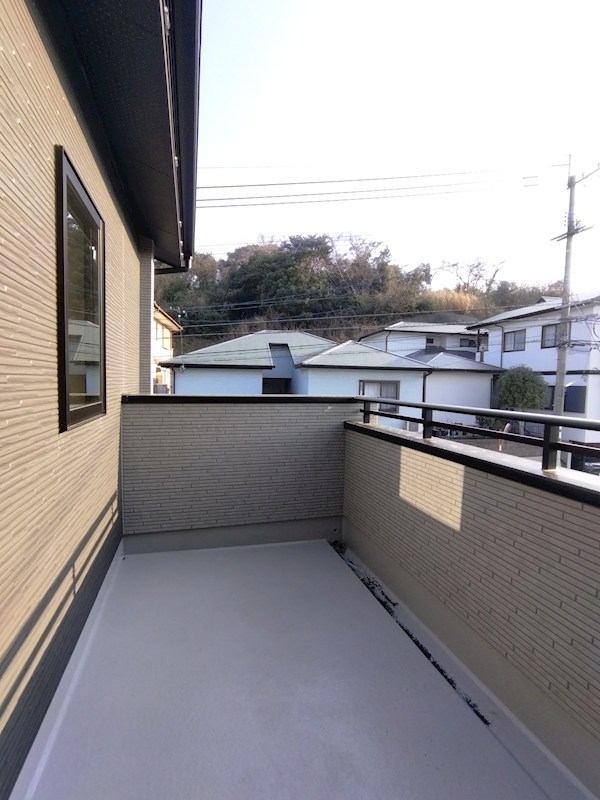 浅川台三丁目新築戸建2号棟　3期 現地写真（バルコニー）
