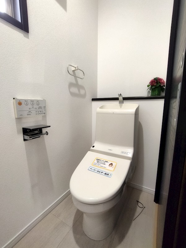 大平二丁目12番戸建 内観写真（トイレ）