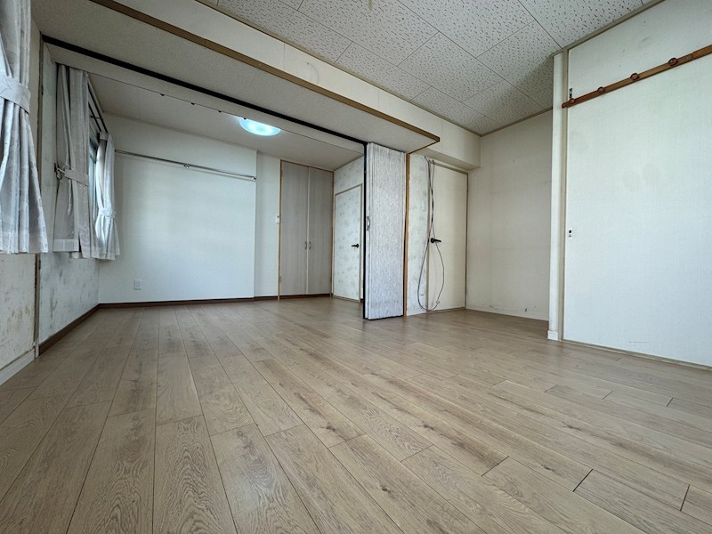 エメラルドタウン本城F棟 内観写真（リビング）