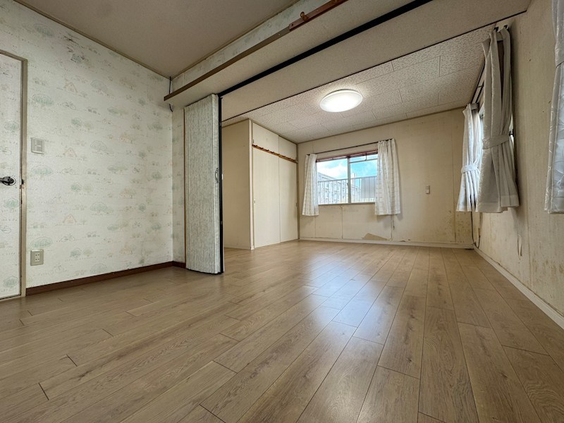 エメラルドタウン本城F棟 内観写真（リビング）