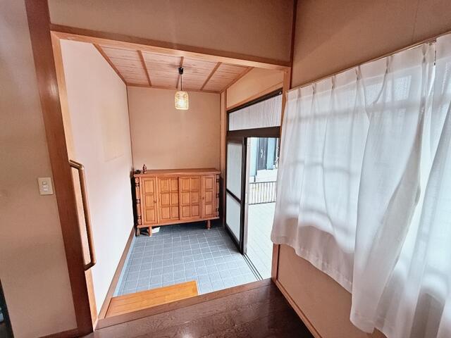 星ケ丘六丁目戸建 現地写真（玄関）