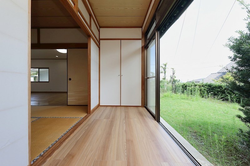 志井三丁目12番戸建  内観写真（リビング以外の居室）