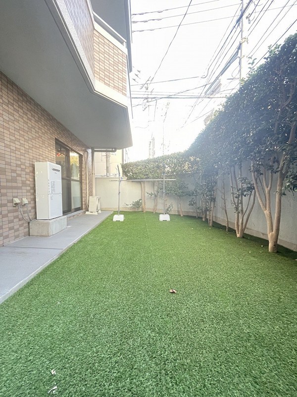藤崎ロジュマン 現地写真（庭）