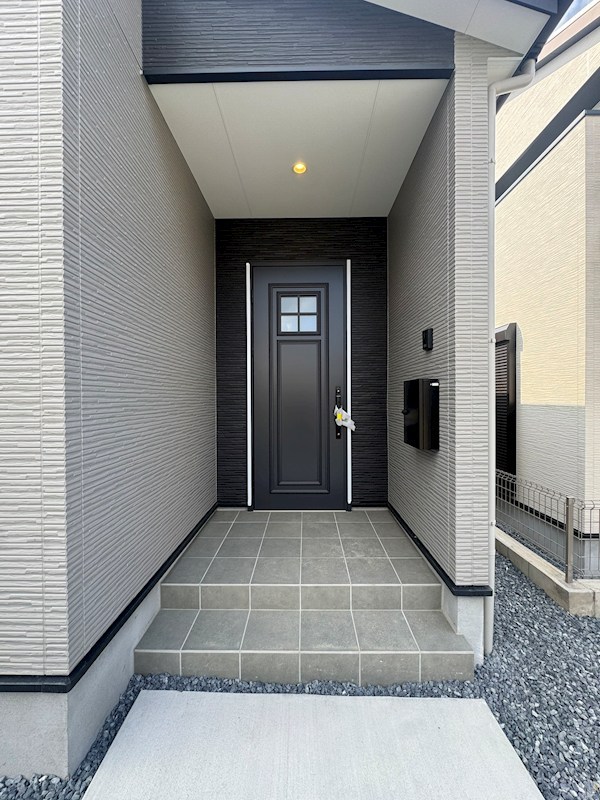 引野三丁目新築戸建1号棟　2期 現地写真（玄関）
