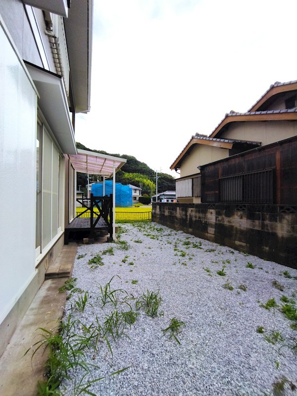 猪熊五丁目戸建 現地写真（庭）