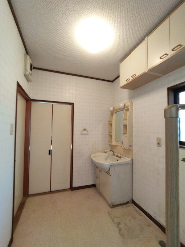 海老津二丁目戸建 内観写真（洗面台・洗面所）
