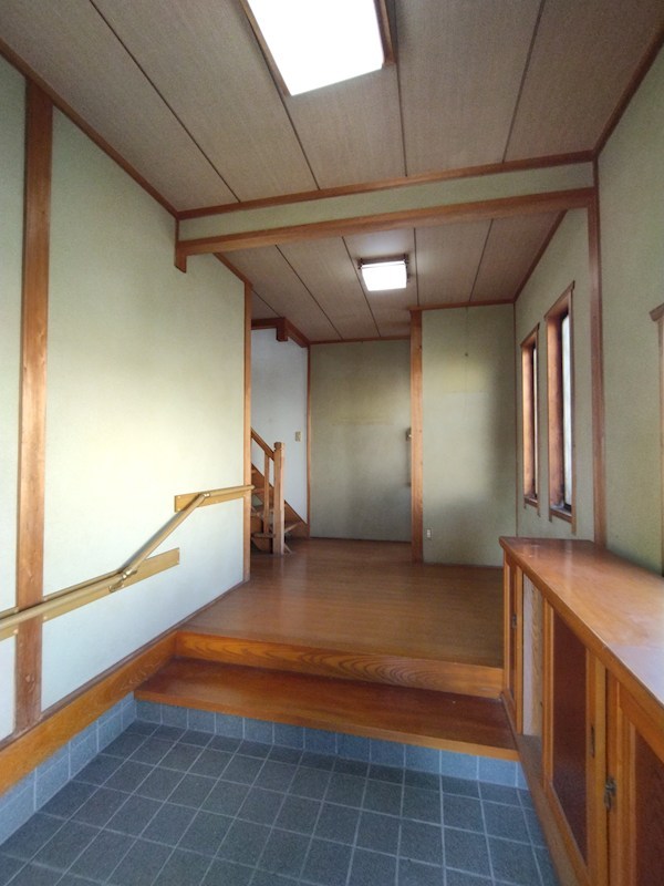 海老津二丁目戸建 現地写真（玄関）